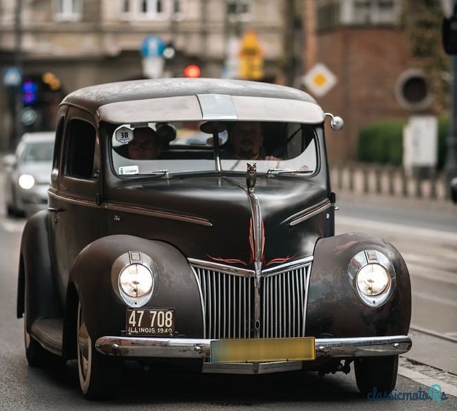 1940' Ford Deluxe photo #1