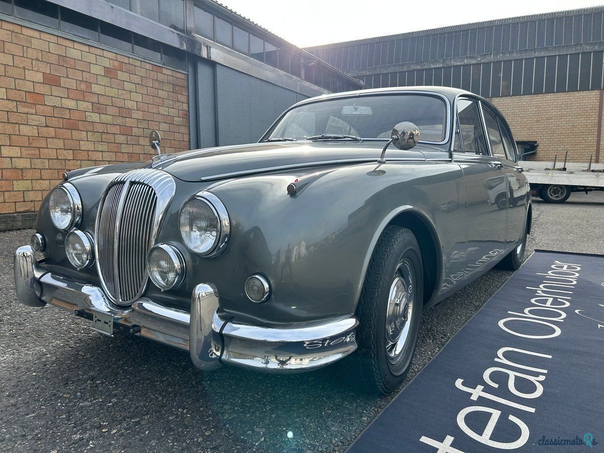1967' Daimler 250 V8 photo #1