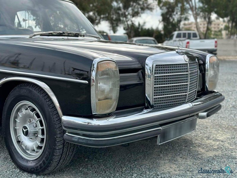 1971' Mercedes-Benz 888 photo #3