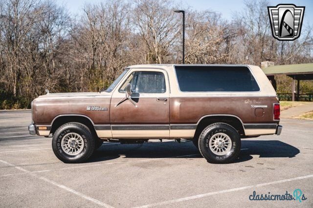1983' Dodge Ramcharger photo #3