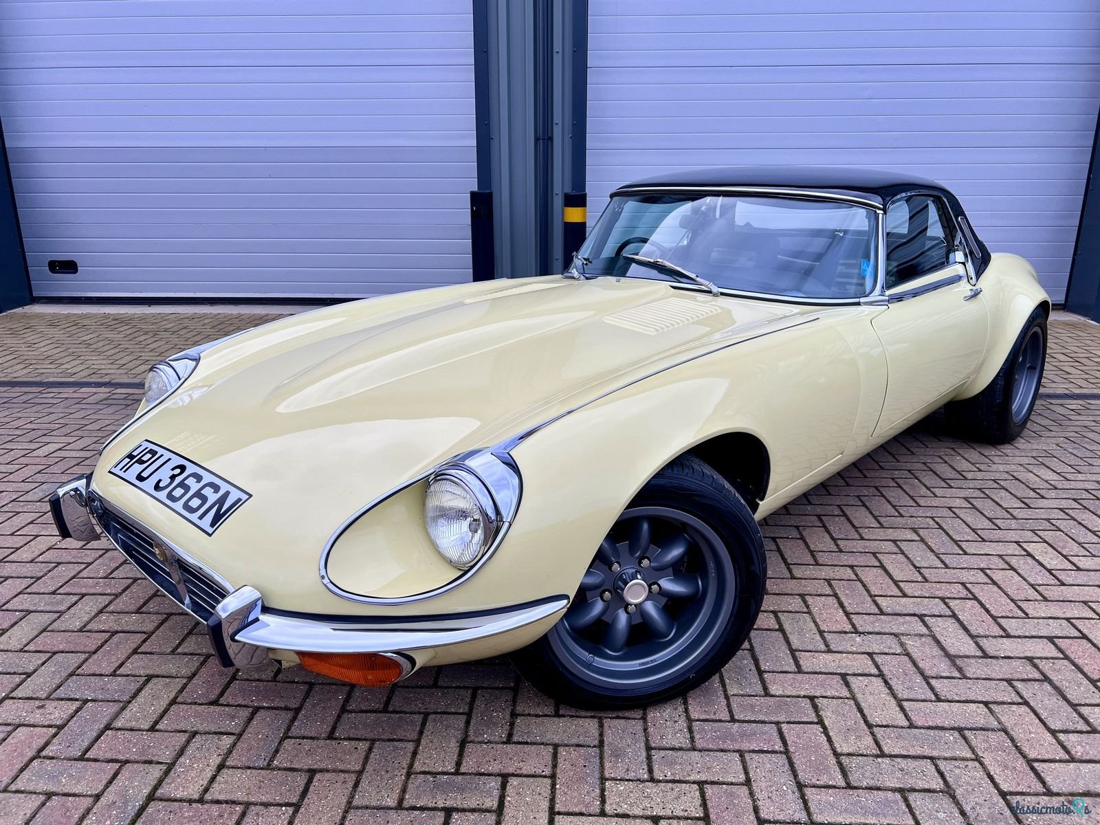 1975' Jaguar E-Type photo #2