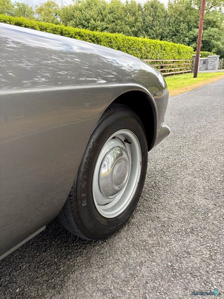 1967' Reliant Scimitar photo #4