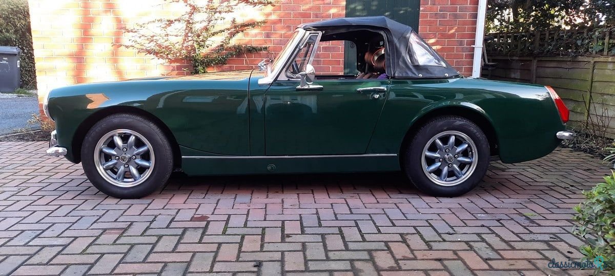 1972' MG Midget photo #4