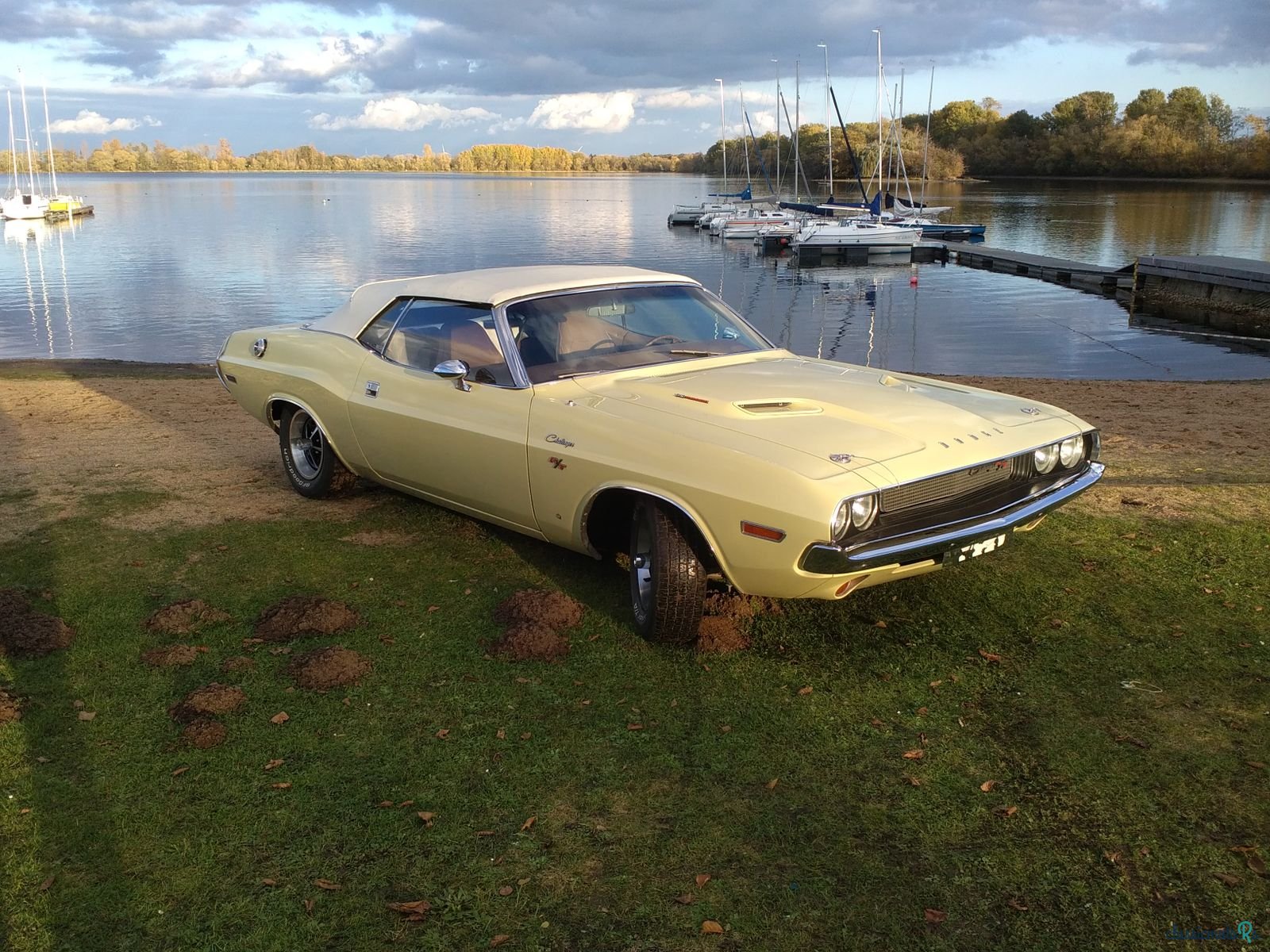 1970' Dodge Challenger RT photo #1