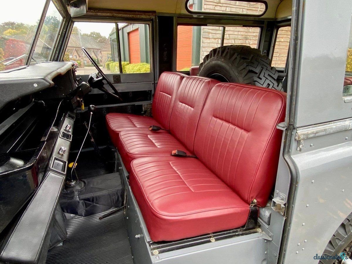 1976' Land Rover Series III photo #4