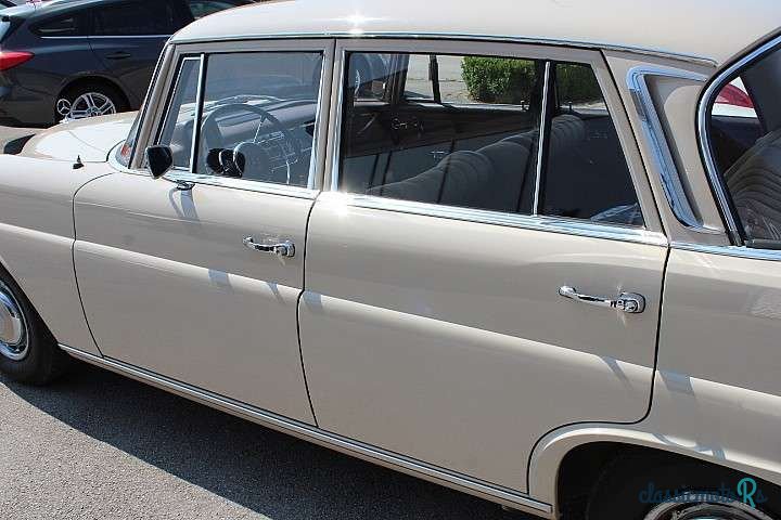 1967' Mercedes-Benz Heckflosse photo #6