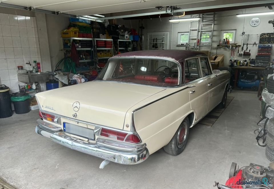 1963' Mercedes-Benz 220S W111 photo #4