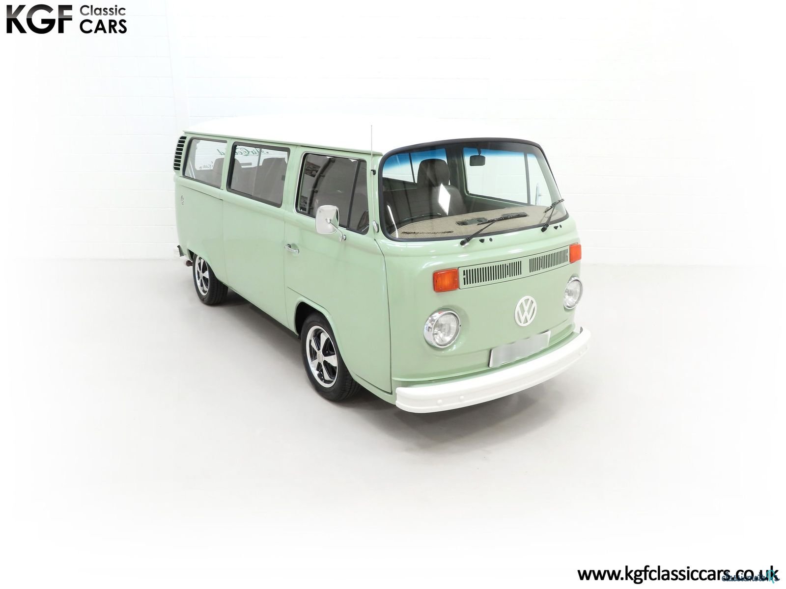 1977' Volkswagen Type 2 photo #2