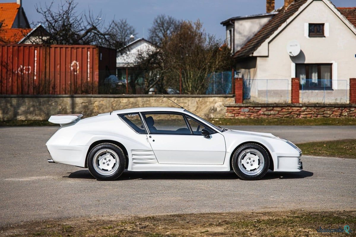 1984' Renault A310 photo #4