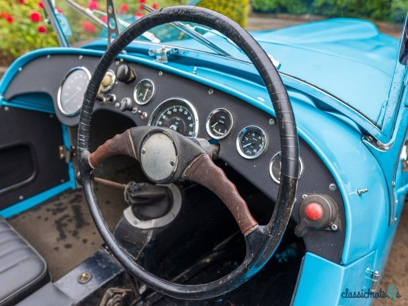 1948' Healey Silverstone photo #6