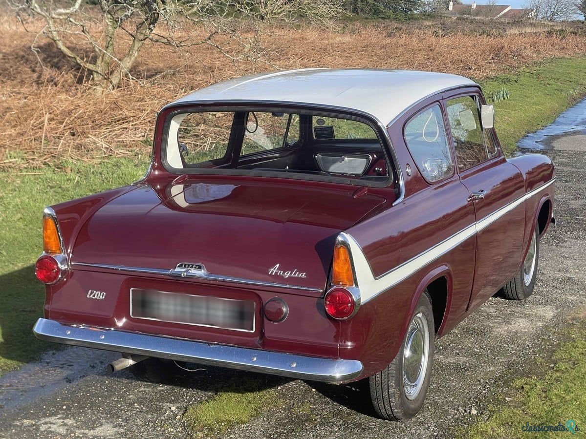 1966' Ford Anglia photo #2