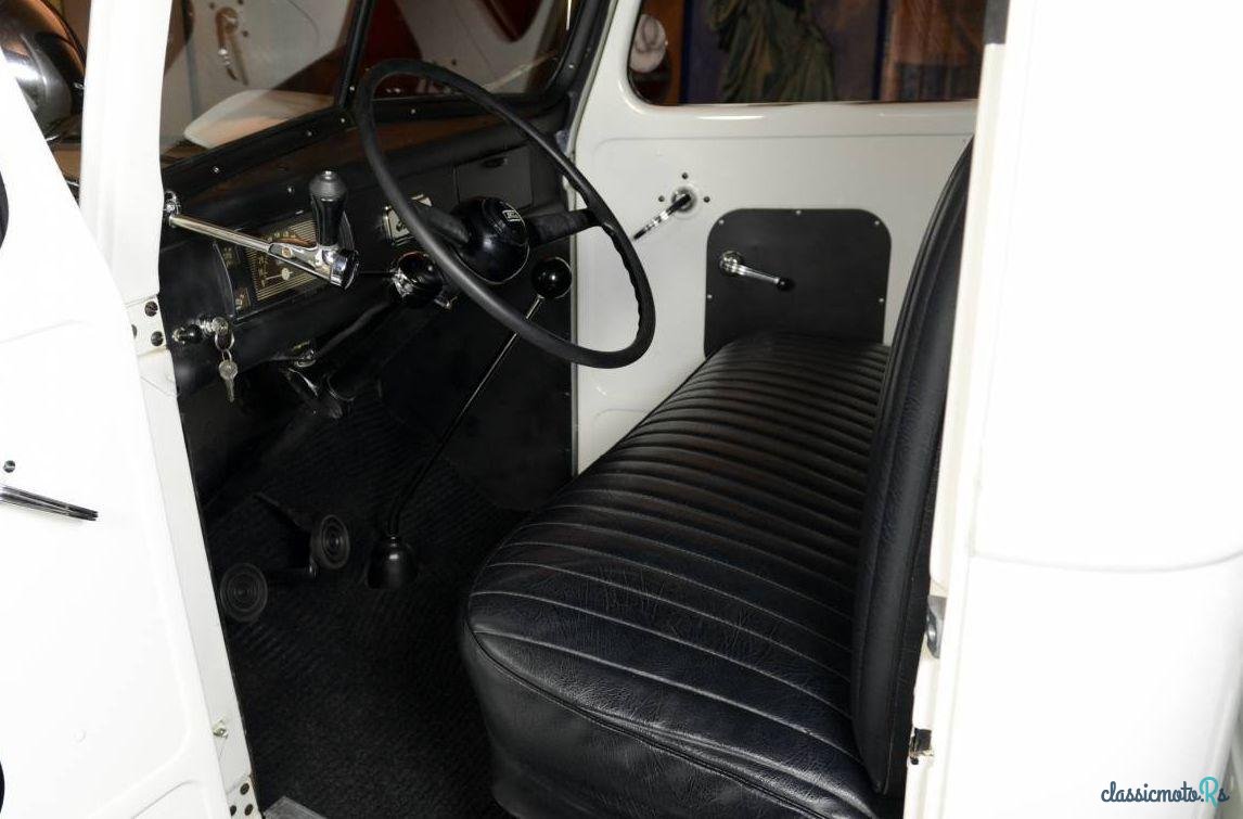 1947' Ford Pick Up V8 Flathead photo #1