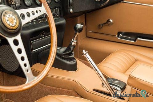 1968' Jaguar E Type Roadster photo #5