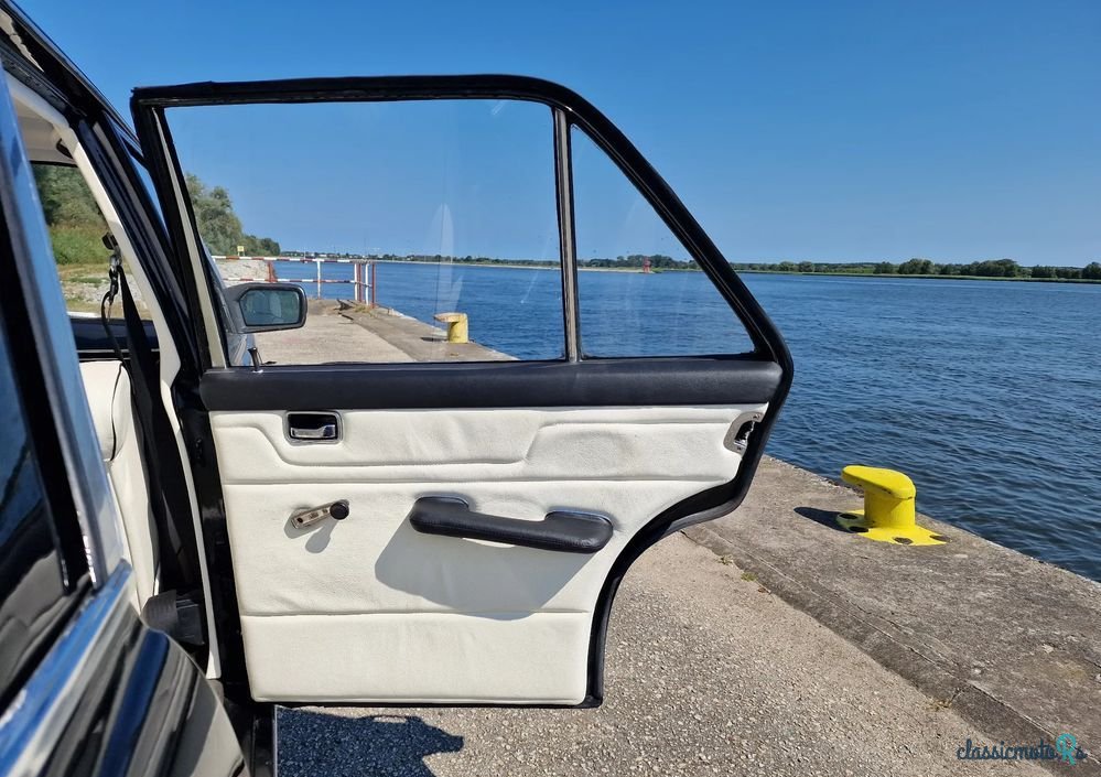 1971' Mercedes-Benz W115 photo #5