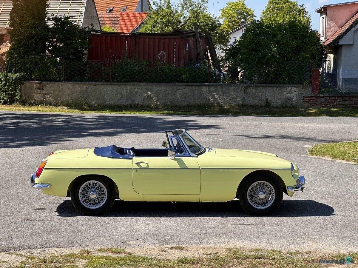 1967' MG MGB photo #2