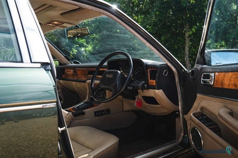 1987' Daimler Six photo #1