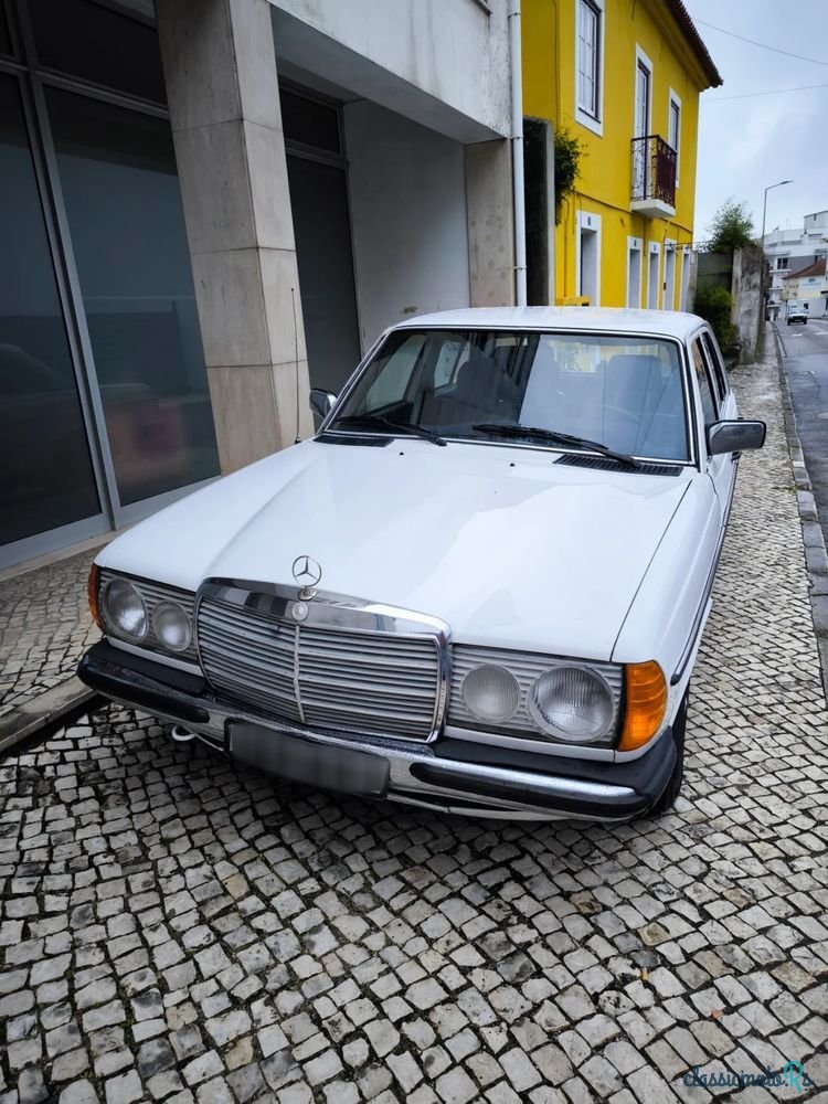 1979' Mercedes-Benz 300 photo #1