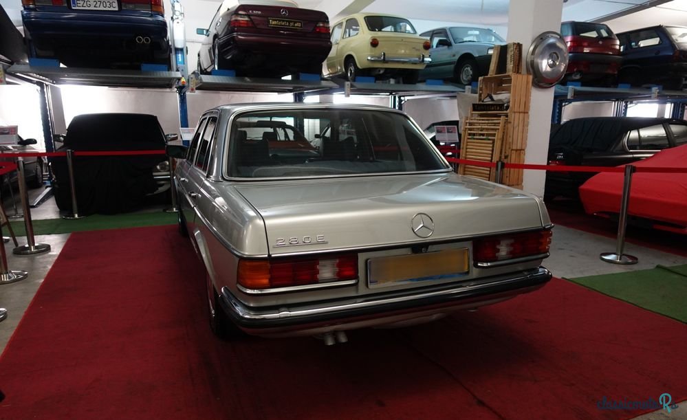 1979' Mercedes-Benz W123 photo #3