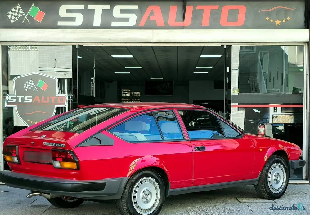 1982' Alfa Romeo GTV photo #3