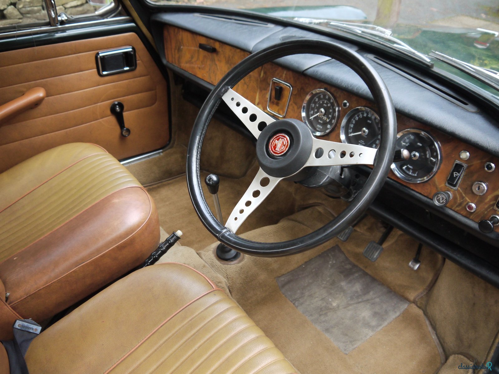 1971' MG 1300 photo #6