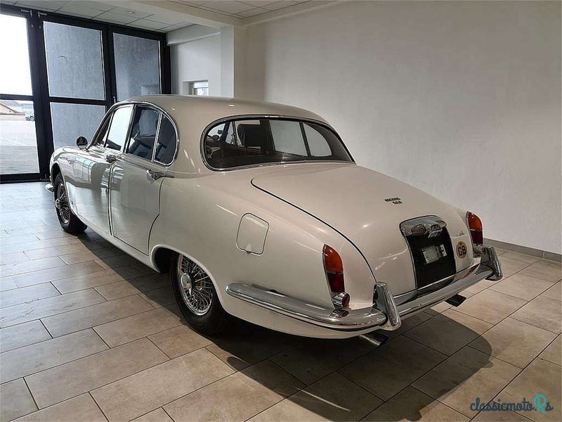 1967' Jaguar MK II photo #1