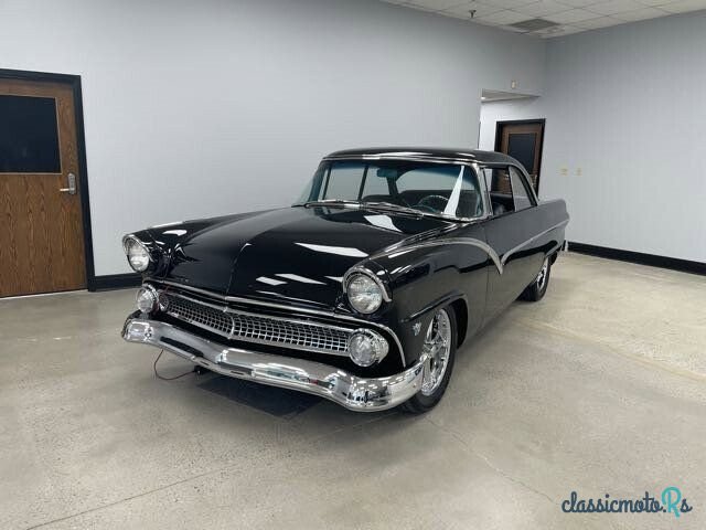 1955' Ford Fairlane photo #1