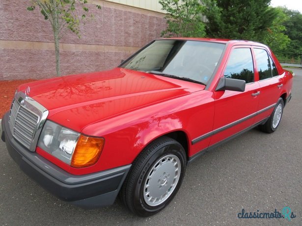 1985' Mercedes-Benz 300 photo #2