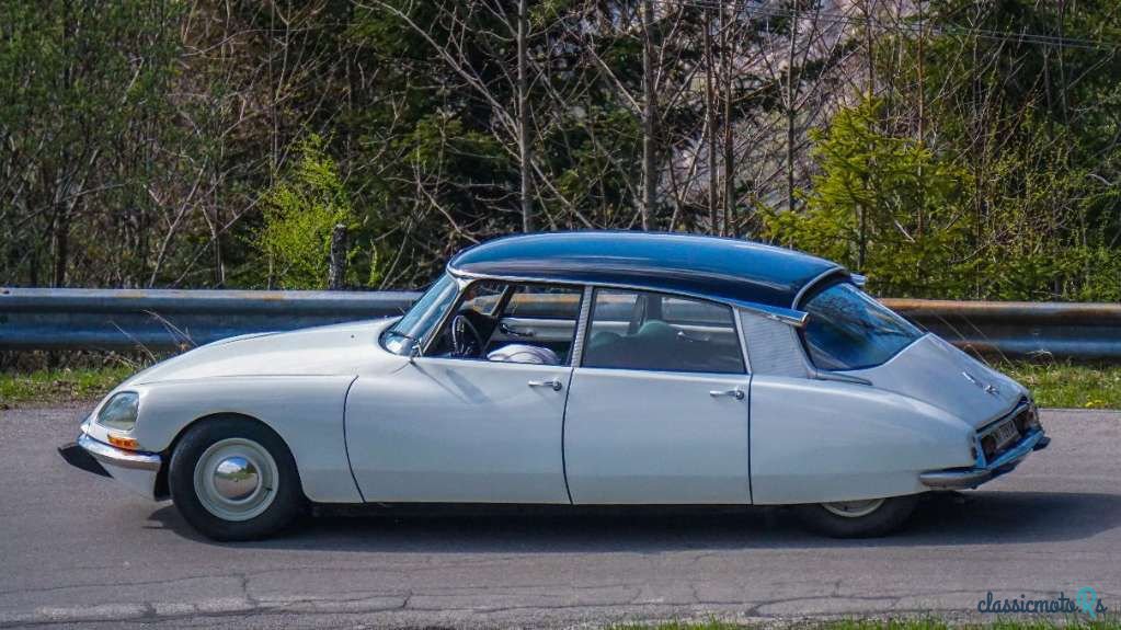 1972' Citroen DS ID19 photo #6