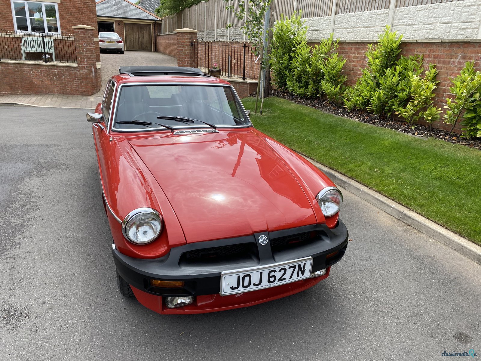 1975' MG Mgb Gt photo #2