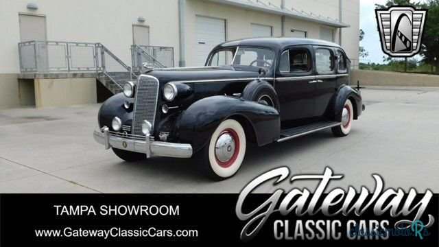 1937' Cadillac Fleetwood photo #1