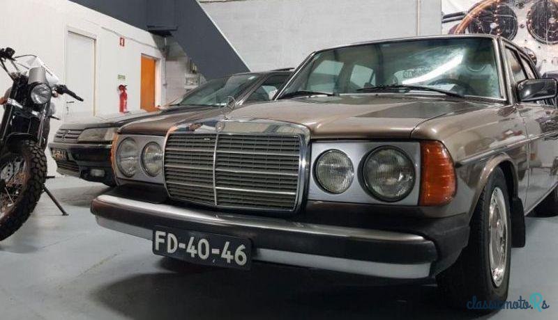 1976' Mercedes-Benz 240 photo #2