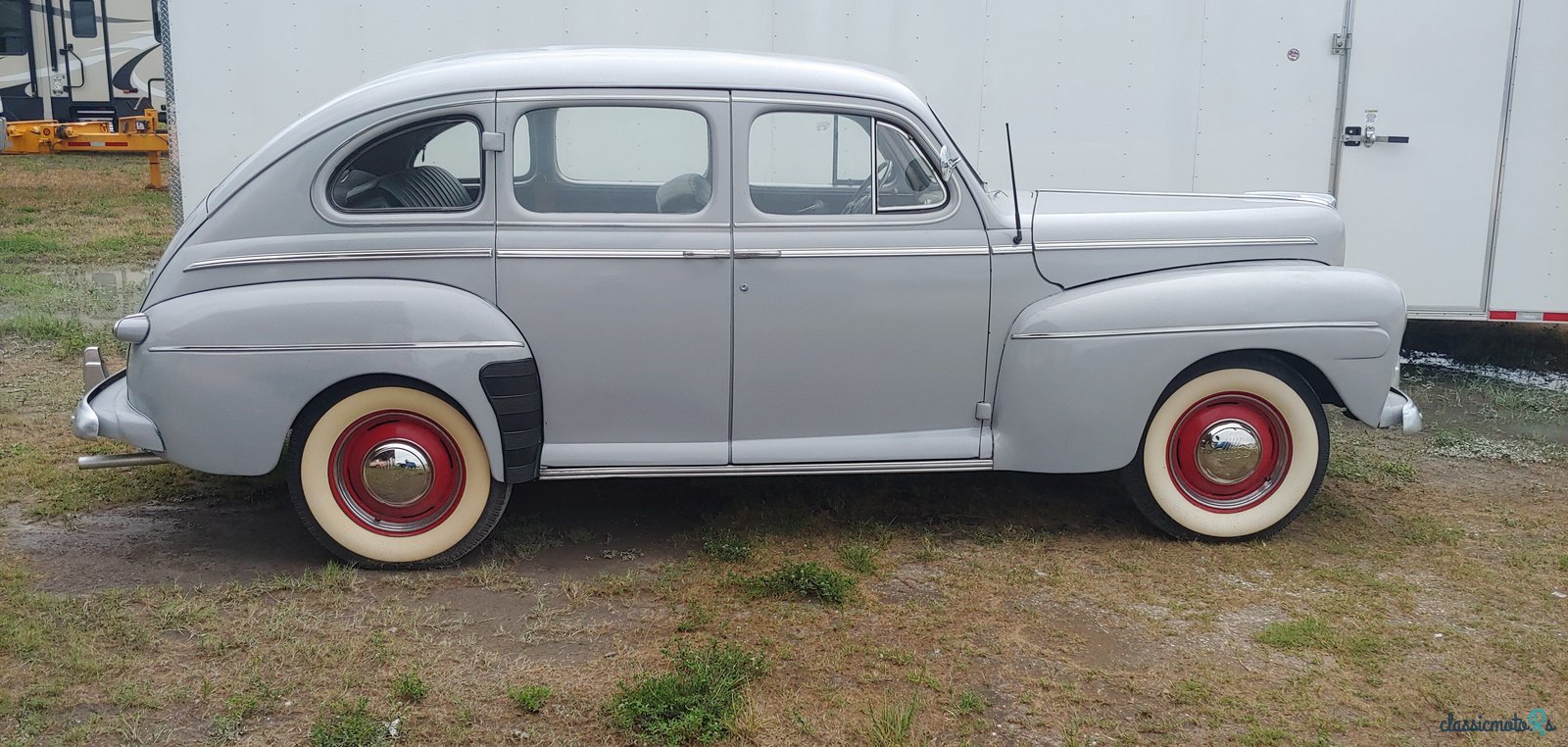 1946' Ford Super Deluxe photo #3