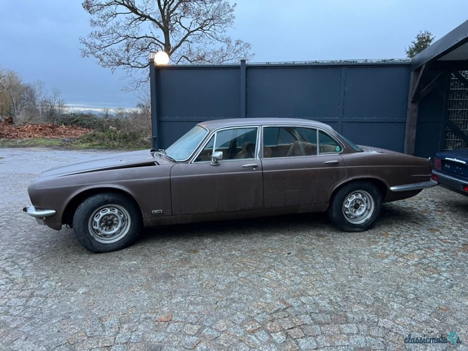 1977' Jaguar XJ photo #2