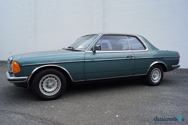 1985' Mercedes-Benz 250CE photo #2