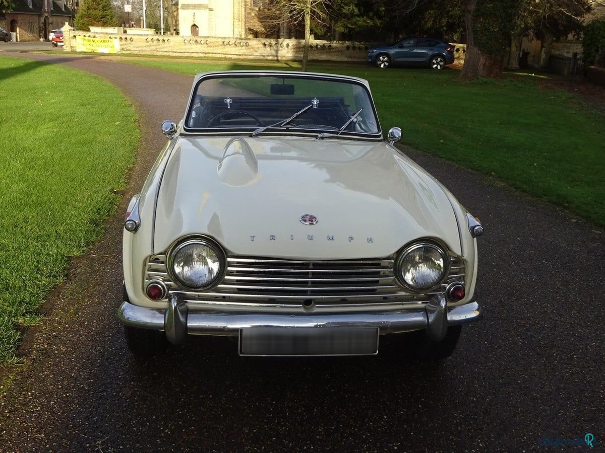 1966' Triumph TR4 photo #5