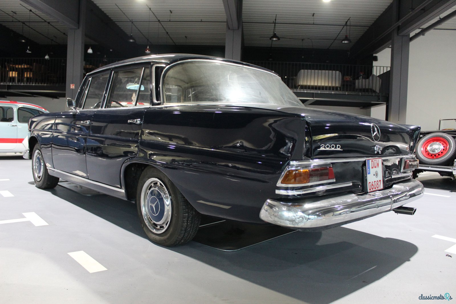 1966' Mercedes-Benz 200D W110 photo #2