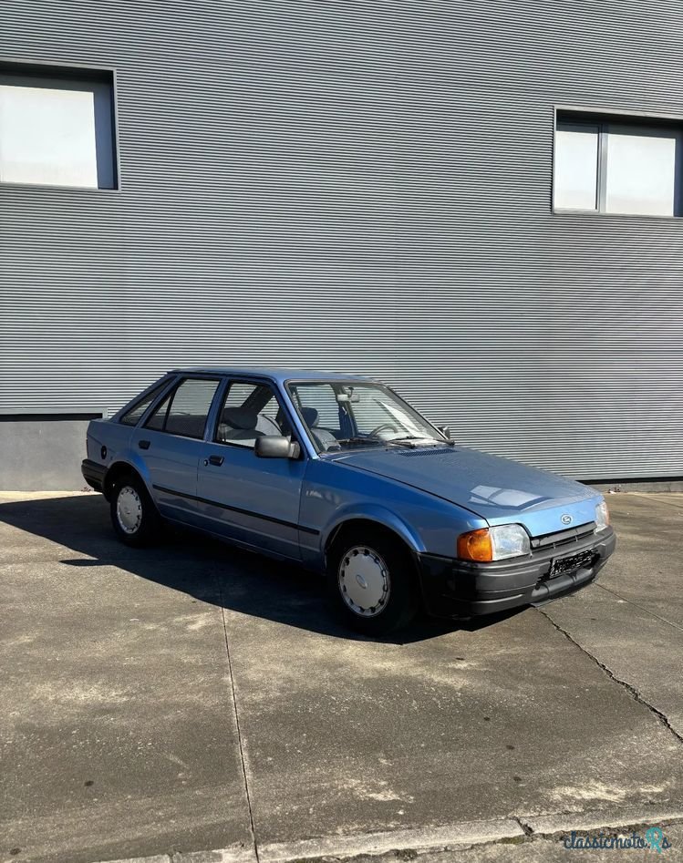 1988' Ford Escort 1.3 Cl photo #4