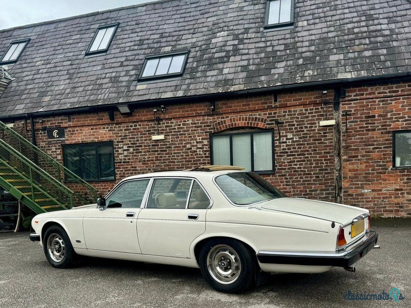 1979' Jaguar XJ photo #5