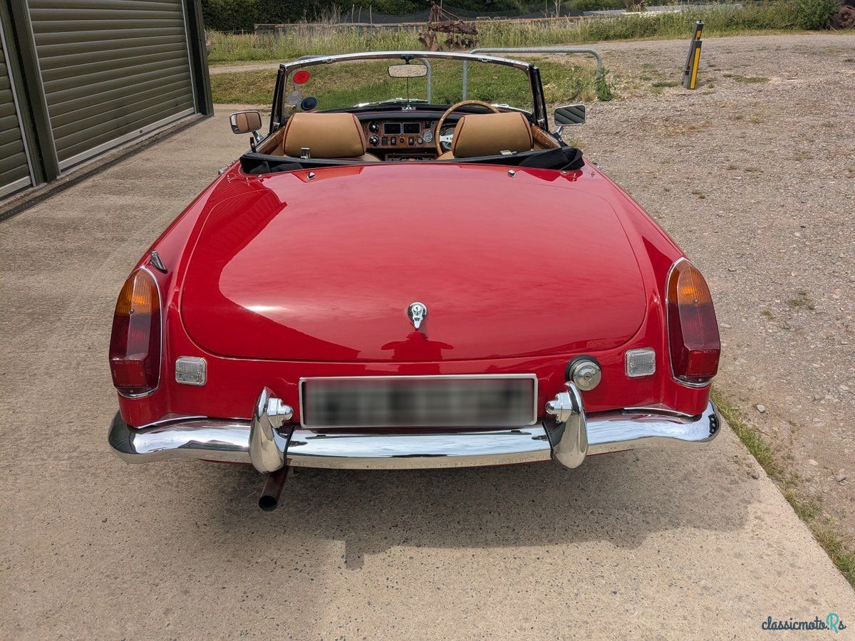 1970' MG MGB photo #4