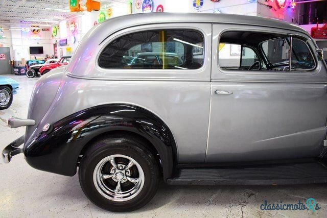 1937' Chevrolet Master Deluxe photo #5