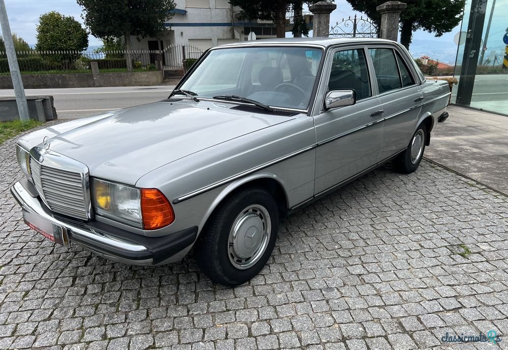 1985' Mercedes-Benz 230 photo #3