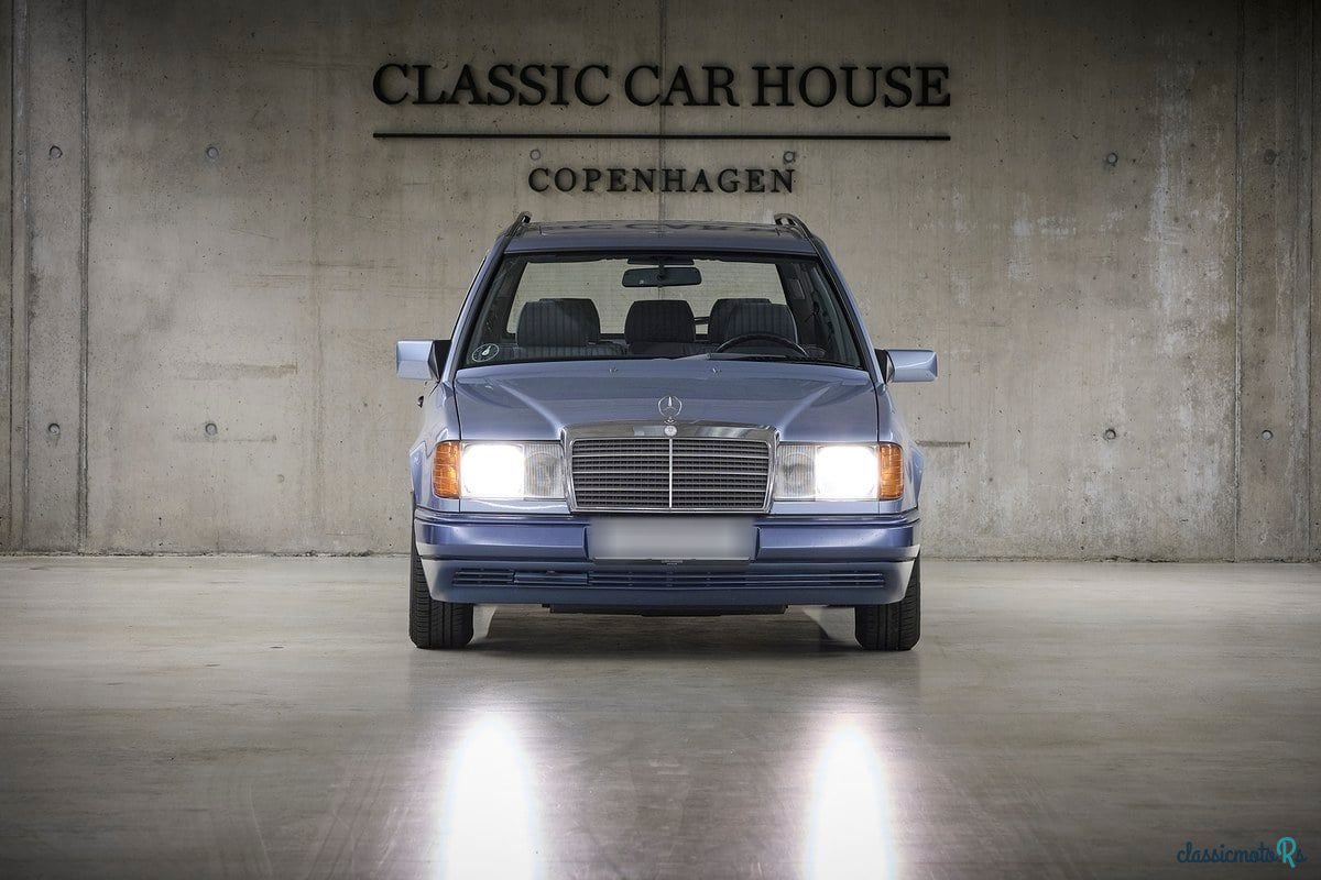 1990' Mercedes-Benz 230 photo #2