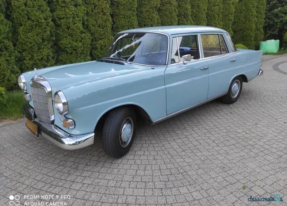 1965' Mercedes-Benz 200 W110 photo #1