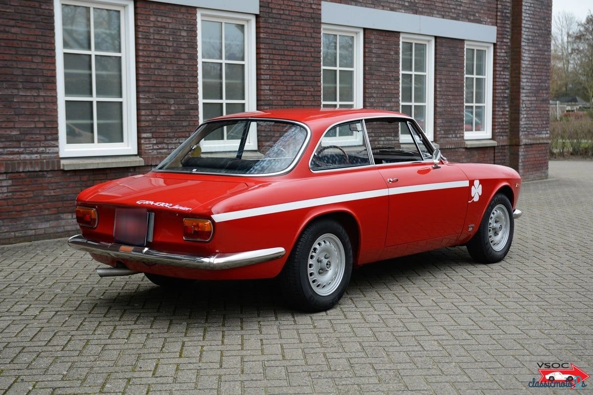 1968' Alfa Romeo Giulia photo #4