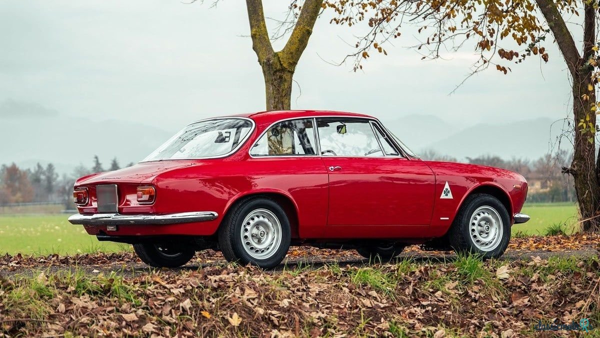 1965' Alfa Romeo Giulia photo #3