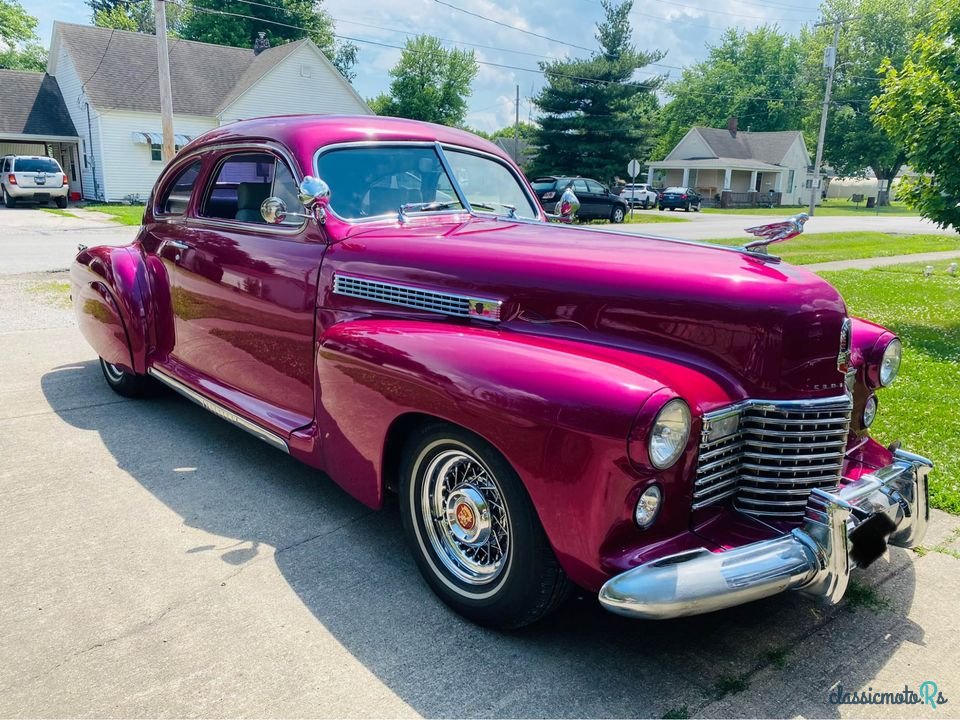 1941' Cadillac Series 61 500 cubic Cadillac motor photo #2