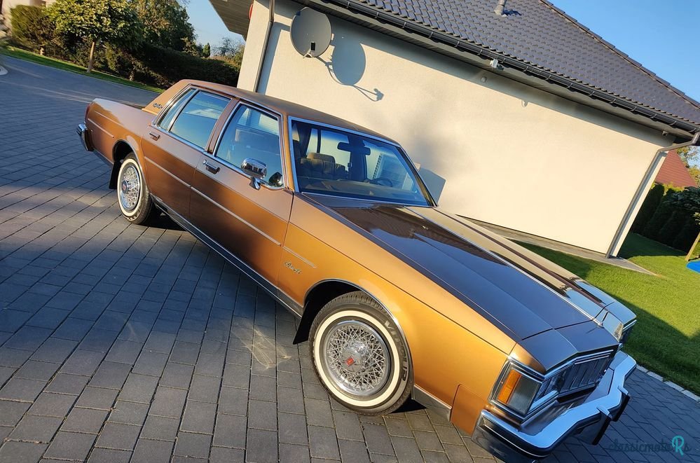 1980' Oldsmobile Delta 88 photo #2