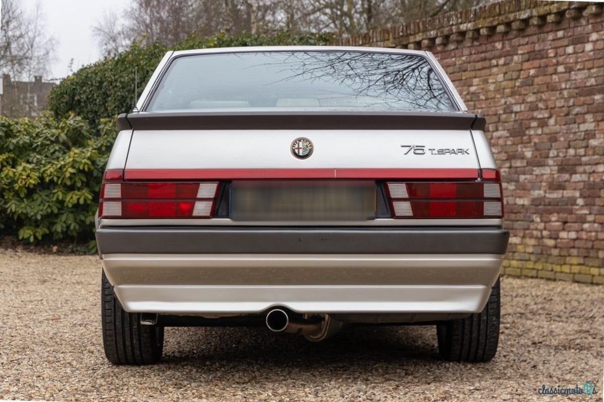 1988' Alfa Romeo 75 photo #6