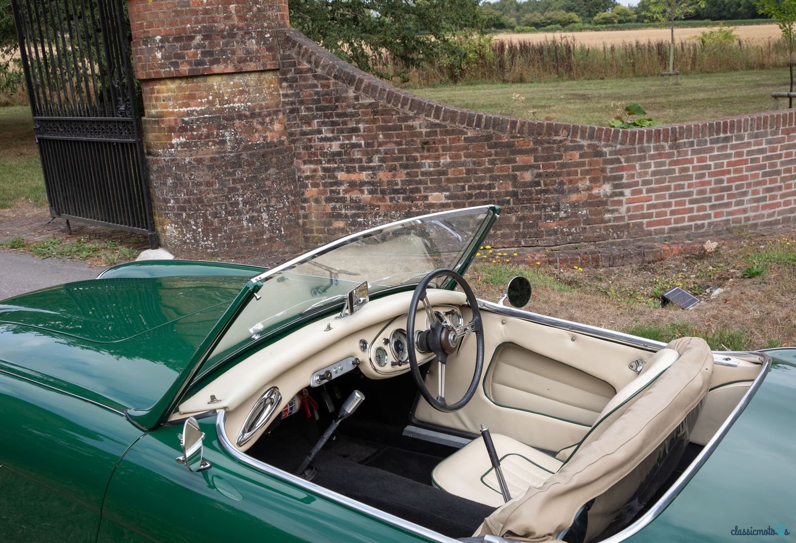 1960' Austin-Healey 3000 photo #6