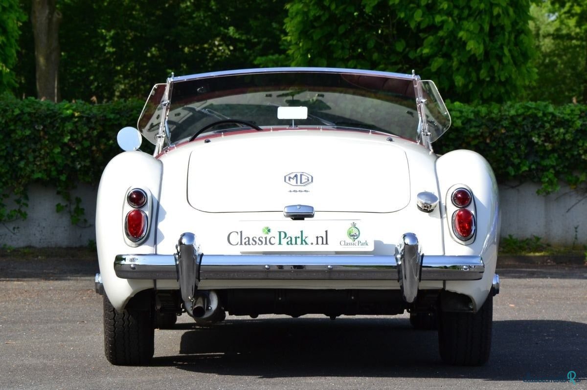 1960' MG MGA photo #4
